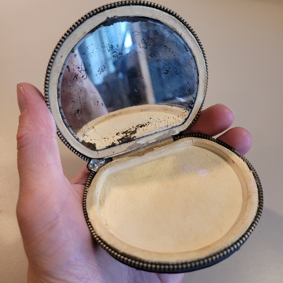 Vintage Navy Blue Leather Compact - Picture 6 of 9